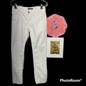 White House Black Market Slim Ankle White Jeans OOR